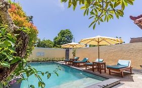 Surf Retreat Villa Sari Bali